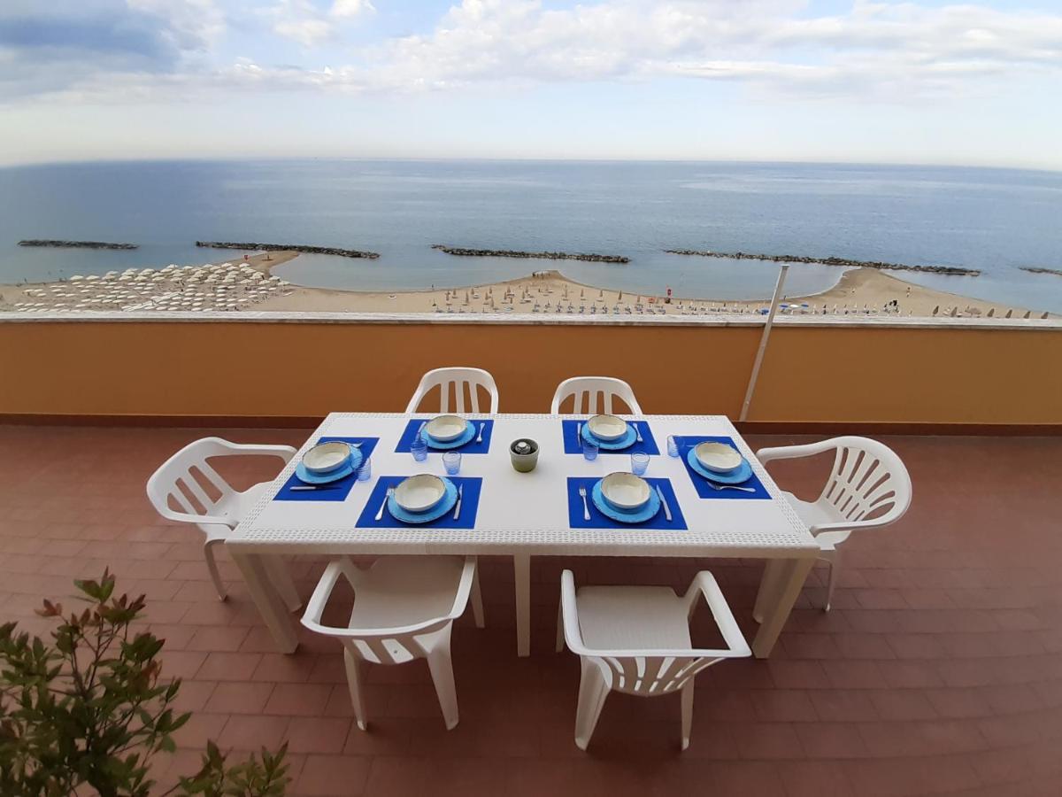La Terrazza Sul Mare Apartment Montesilvano Luaran gambar