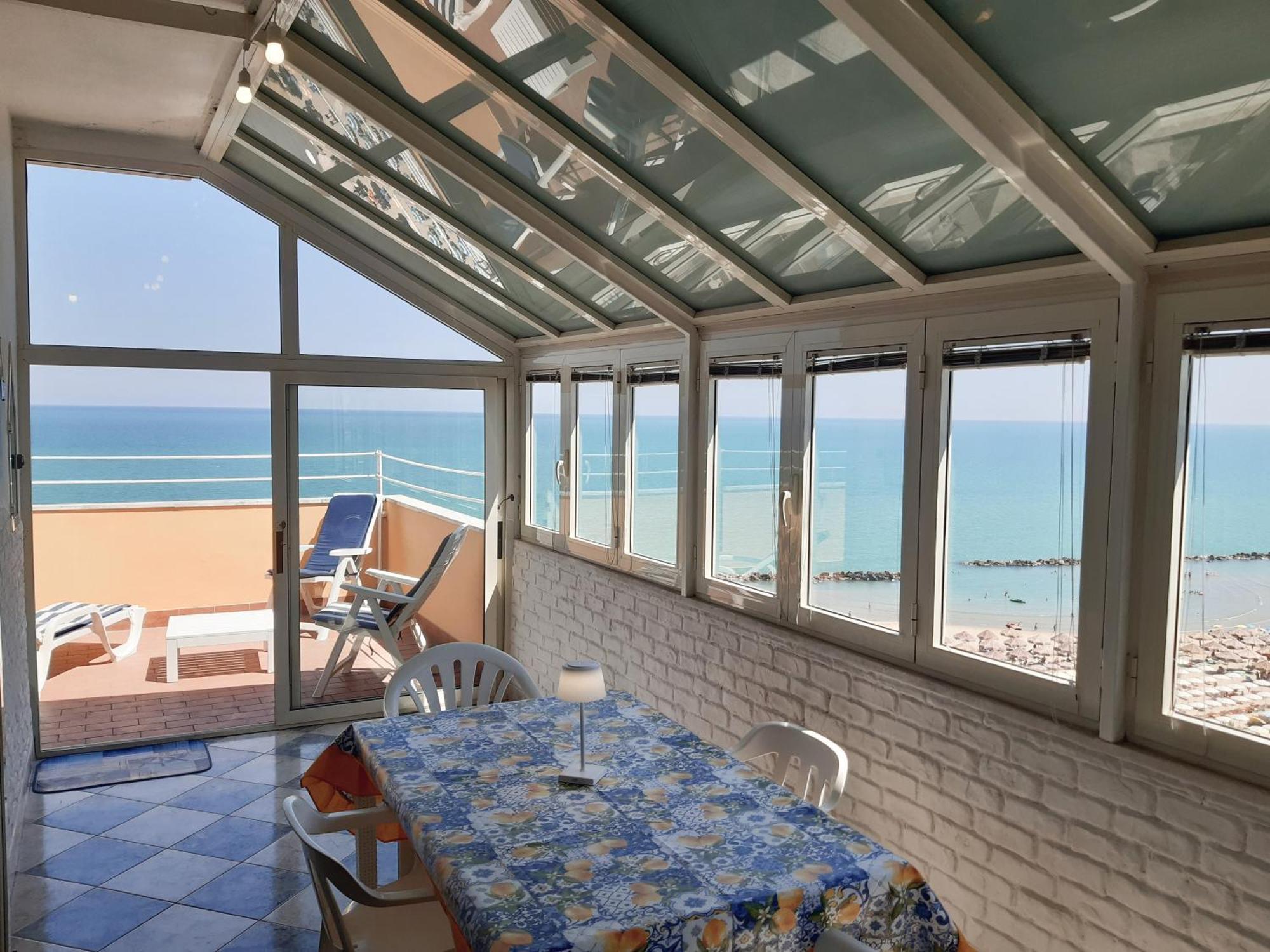 La Terrazza Sul Mare Apartment Montesilvano Luaran gambar