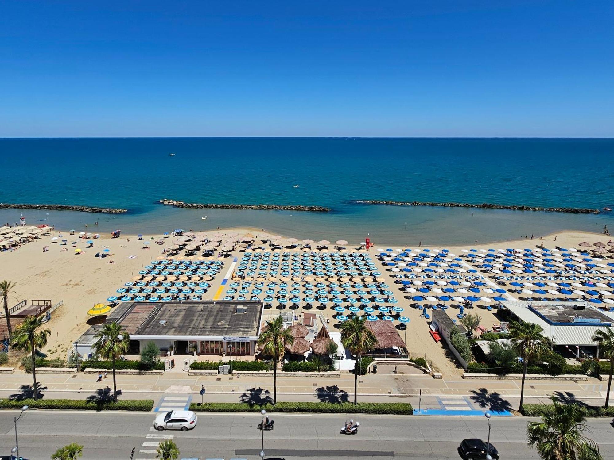 La Terrazza Sul Mare Apartment Montesilvano Luaran gambar